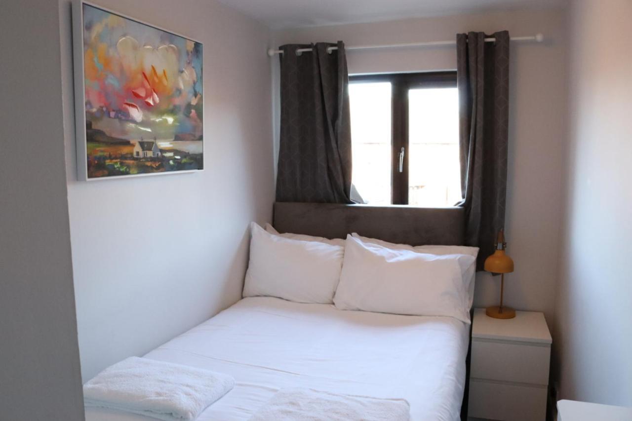 Garland Modern Apartment With Private Garden & Parking Dartford 5 Exterior photo