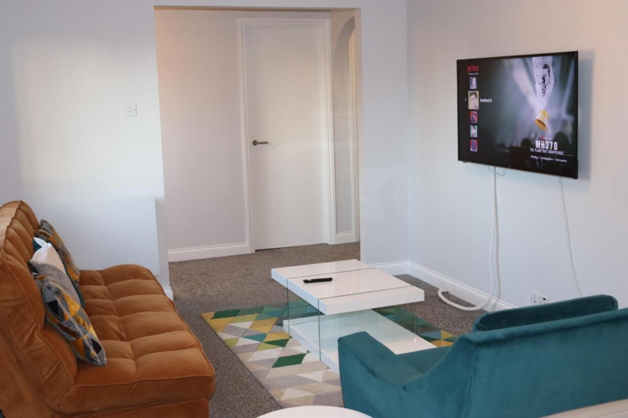 Garland Modern Apartment With Private Garden & Parking Dartford 5 Exterior photo