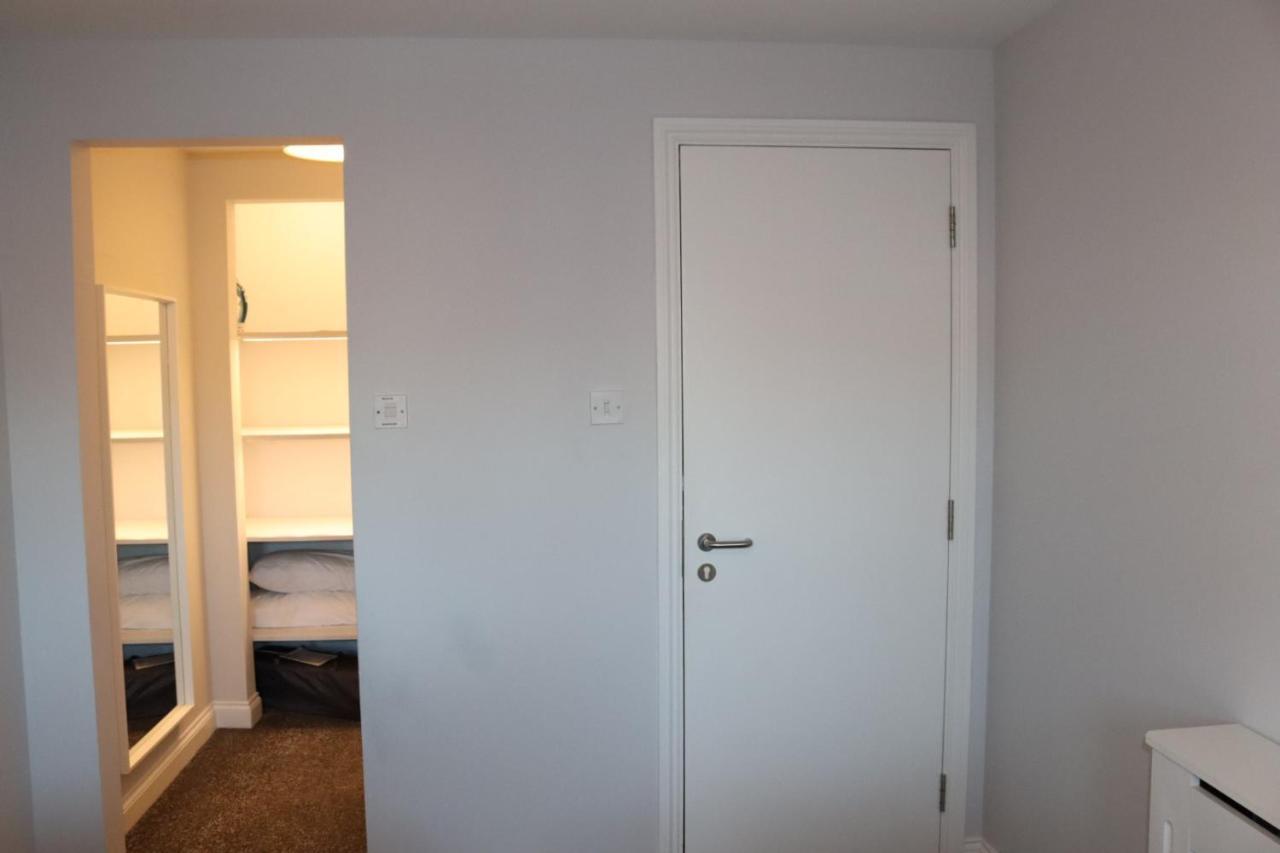 Garland Modern Apartment With Private Garden & Parking Dartford 5 Exterior photo