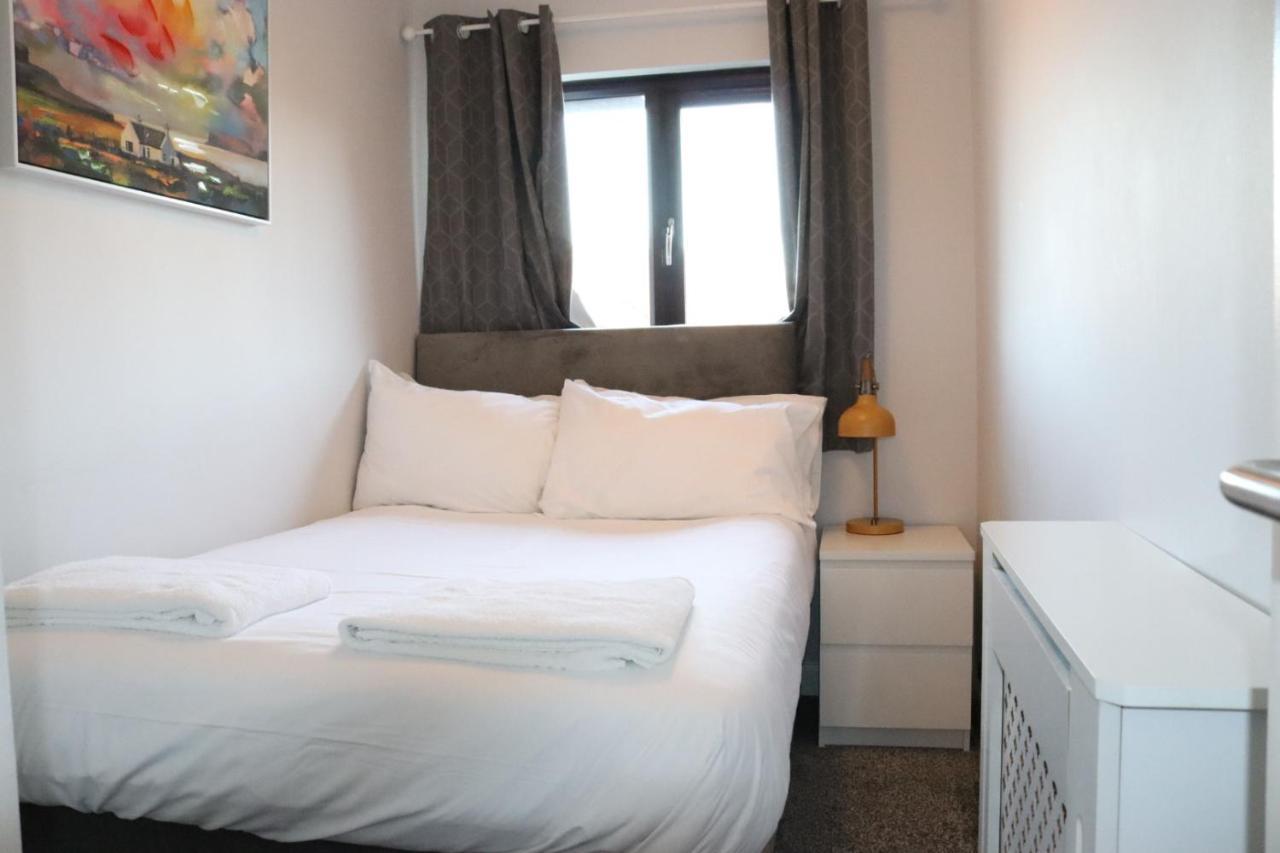 Garland Modern Apartment With Private Garden & Parking Dartford 5 Exterior photo