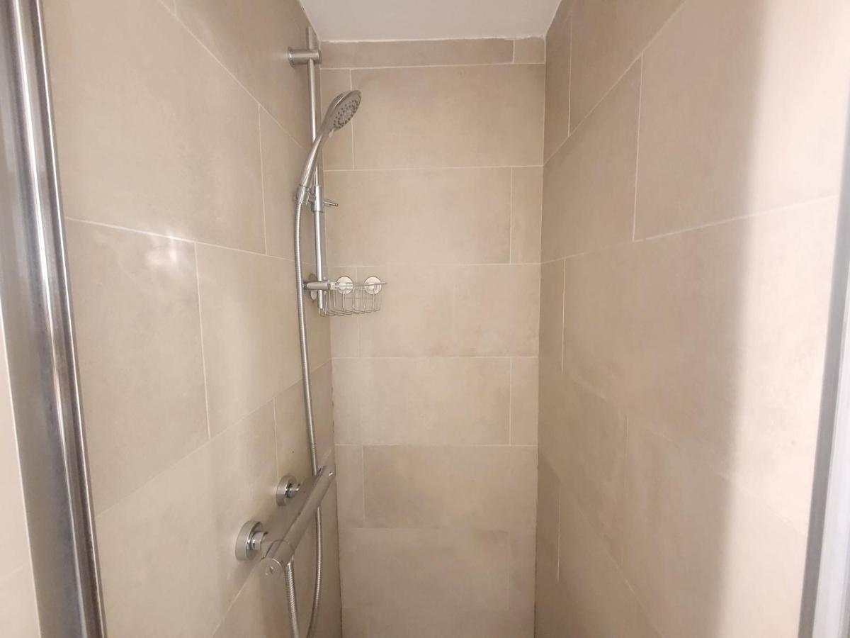 Garland Modern Apartment With Private Garden & Parking Dartford 5 Exterior photo