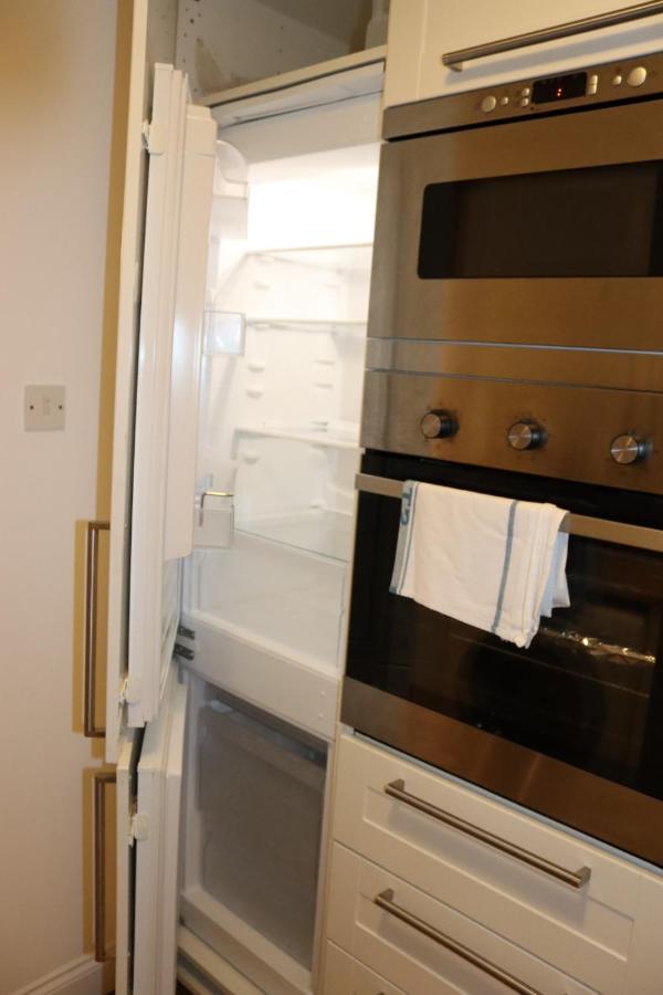 Garland Modern Apartment With Private Garden & Parking Dartford 5 Exterior photo
