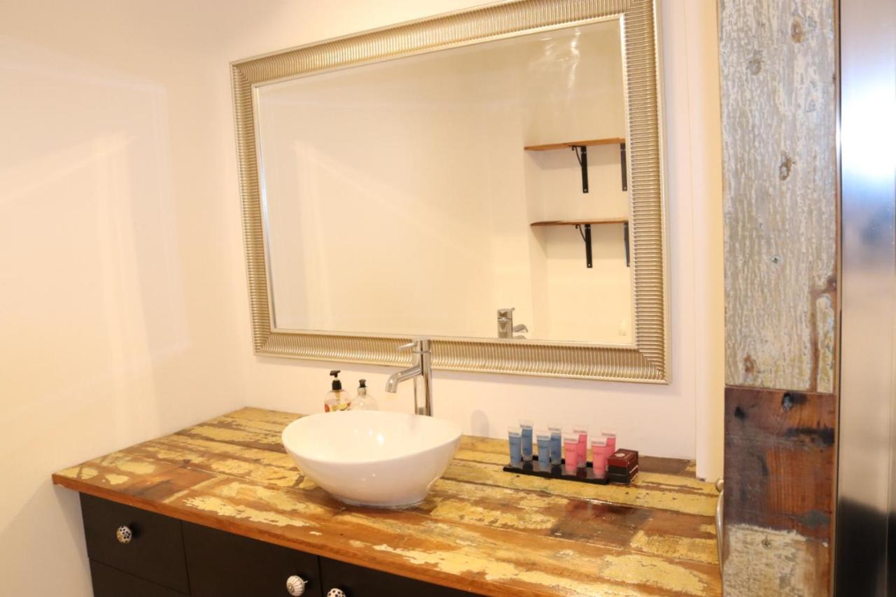 Garland Modern Apartment With Private Garden & Parking Dartford 5 Exterior photo