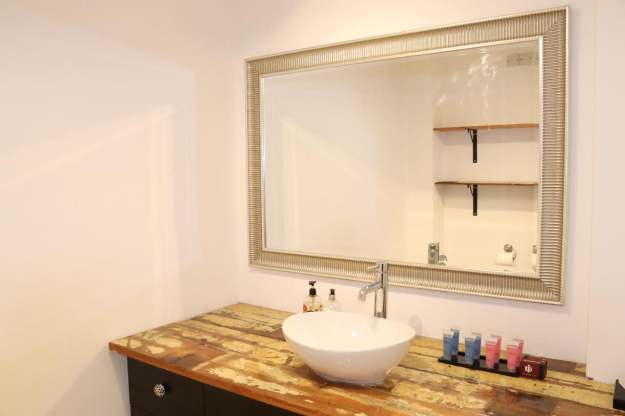 Garland Modern Apartment With Private Garden & Parking Dartford 5 Exterior photo