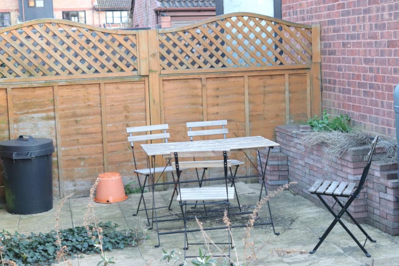 Garland Modern Apartment With Private Garden & Parking Dartford 5 Exterior photo