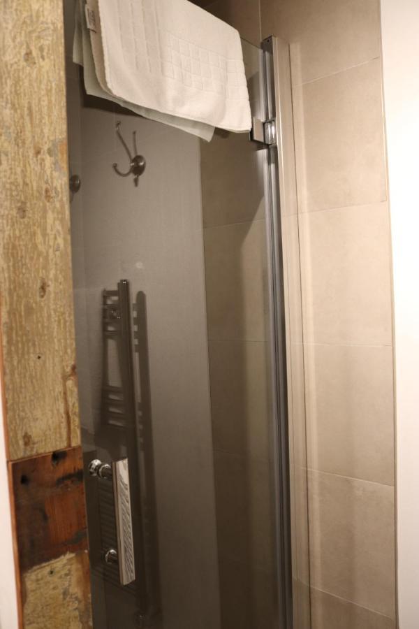 Garland Modern Apartment With Private Garden & Parking Dartford 5 Exterior photo